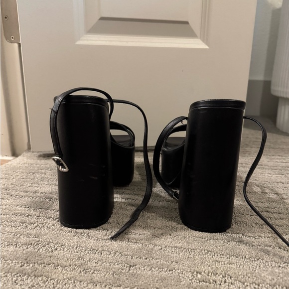 Chunky Steve Madden strappy heel - Picture 5 of 7